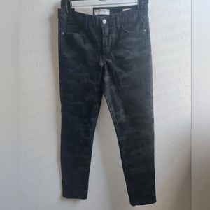 🆕 Social Standard by Sanctuary Cotton Prosperity Camo Ankle Skinny Pants_4